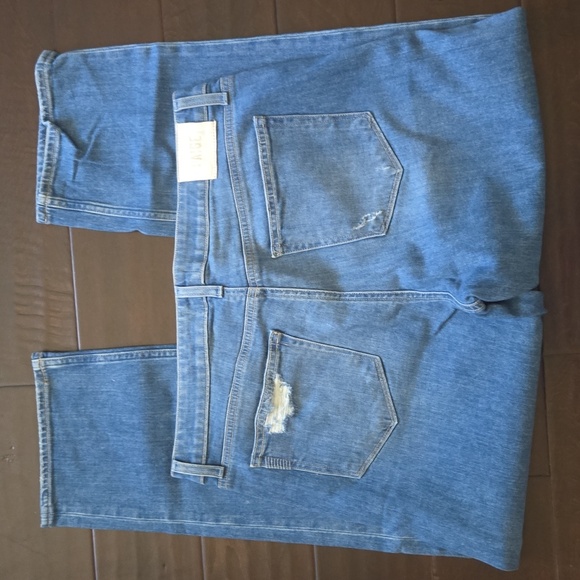 PAIGE Noella High Waist Crop Straight Leg Jeans Casanova Distressed EUC - 31 - Picture 7 of 14